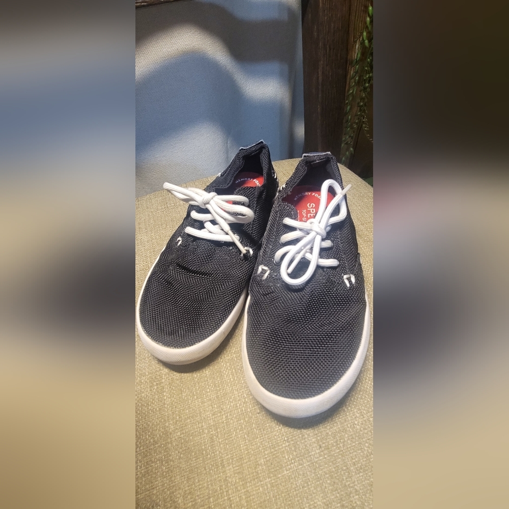 Boys sperrys